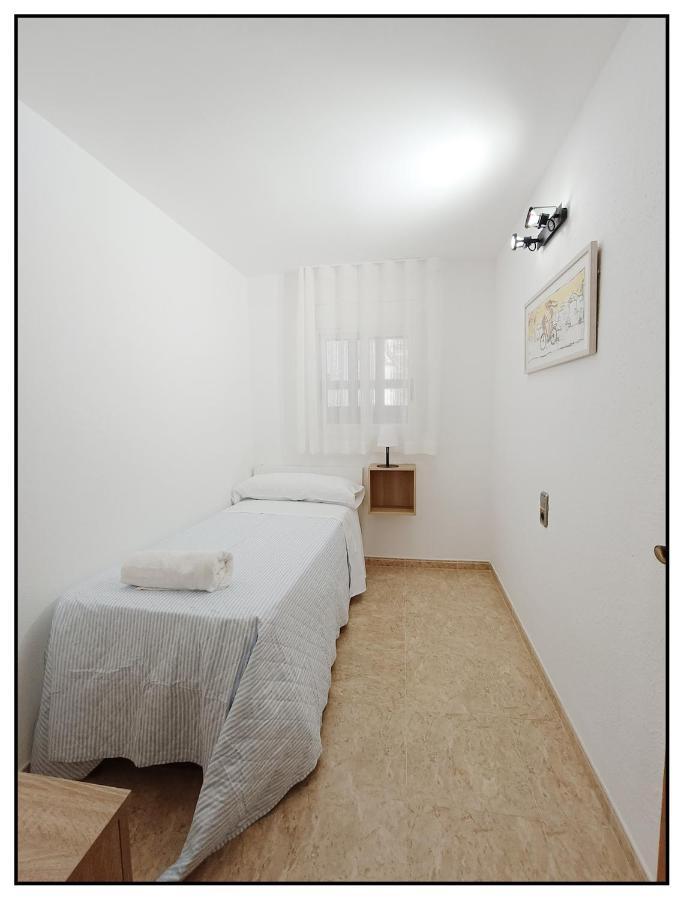 Apartamento Centrico Junto Al Mar - Wifi Free Салоу Экстерьер фото